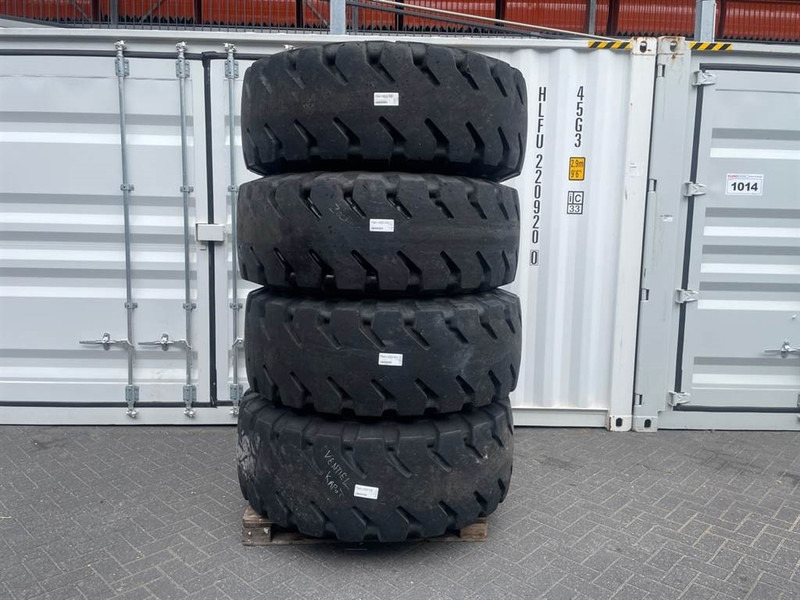 Hyundai HL740-9-Michelin 20.5R25-Tire/Reifen/Band - Гуми и джанти за Строителна техника: снимка 1 Hyundai HL740-9-Michelin 20.5R25-Tire/Reifen/Band - Гуми и джанти за Строителна техника: снимка 1