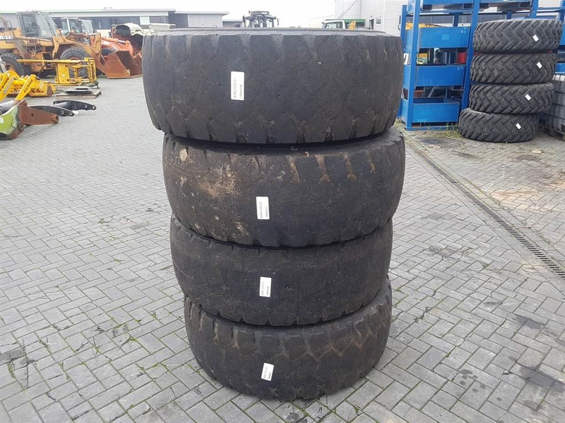 JCB 416 HT-Barkley 17.5R25-Tyre/Reifen/Band - Гуми и джанти за Строителна техника: снимка 1 JCB 416 HT-Barkley 17.5R25-Tyre/Reifen/Band - Гуми и джанти за Строителна техника: снимка 1