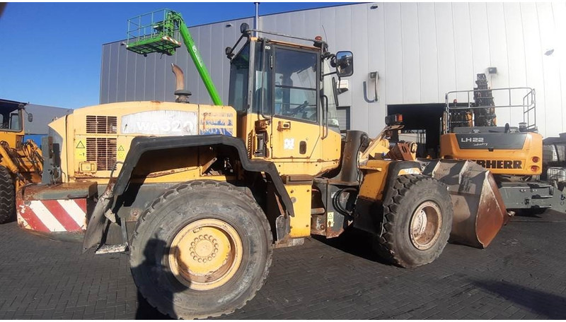 Komatsu WA 320 - 5H (For parts) - Колесен товарач: снимка 3 Komatsu WA 320 - 5H (For parts) - Колесен товарач: снимка 3