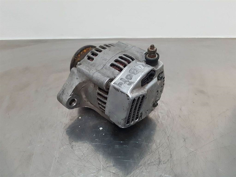 Kubota 12V 30A - Alternator/Lichtmaschine/Dynamo - Двигател за Строителна техника: снимка 4 Kubota 12V 30A - Alternator/Lichtmaschine/Dynamo - Двигател за Строителна техника: снимка 4