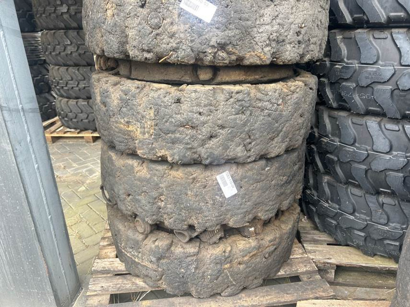 Liebherr A934C-12.00-20-Tire/Reifen/Band - Гуми и джанти за Строителна техника: снимка 2 Liebherr A934C-12.00-20-Tire/Reifen/Band - Гуми и джанти за Строителна техника: снимка 2