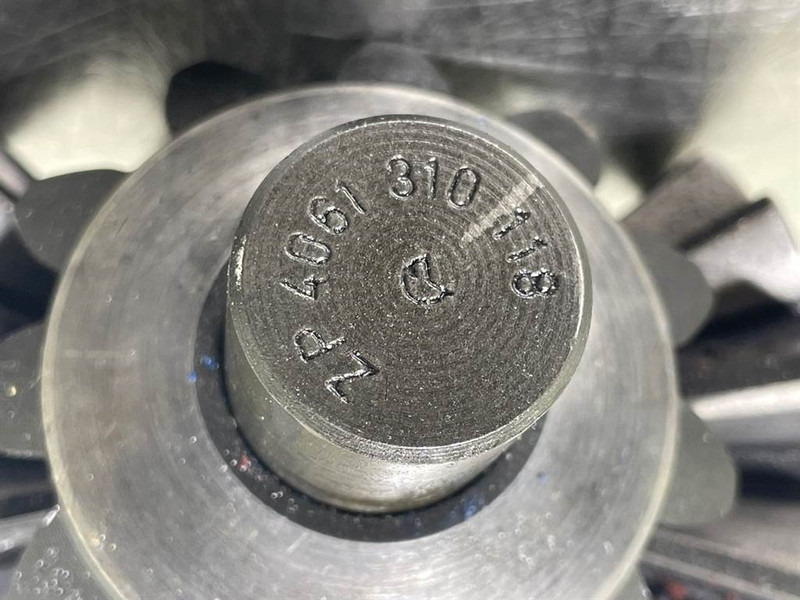 Liebherr L544-5005390/7011644-Differential bevel gear - Ос и части за Строителна техника: снимка 4 Liebherr L544-5005390/7011644-Differential bevel gear - Ос и части за Строителна техника: снимка 4