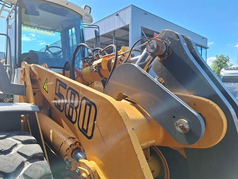 Колесен товарач Liebherr L580: снимка 10