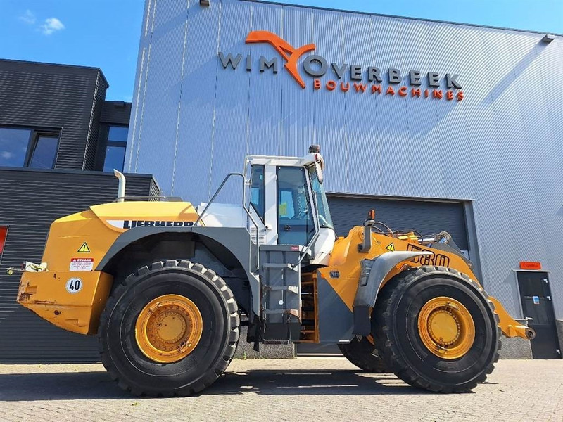 Колесен товарач Liebherr L580: снимка 7