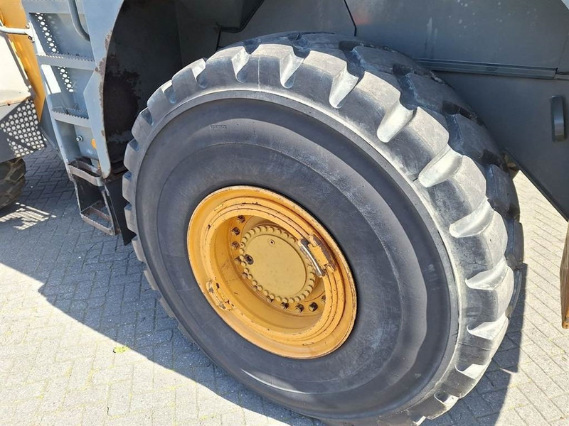 Колесен товарач Liebherr L580: снимка 17