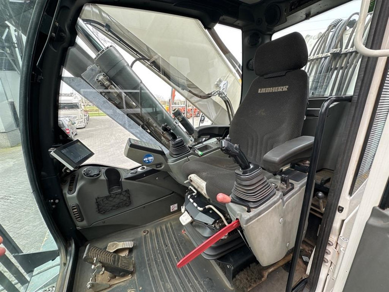 Лизинг на Liebherr LH 40 M Litronic Material Handler Liebherr LH 40 M Litronic Material Handler: снимка 18 Лизинг на Liebherr LH 40 M Litronic Material Handler Liebherr LH 40 M Litronic Material Handler: снимка 18