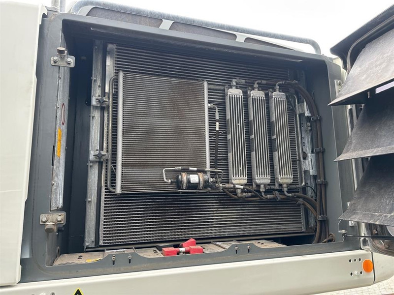 Лизинг на Liebherr LH 40 M Litronic Material Handler Liebherr LH 40 M Litronic Material Handler: снимка 16 Лизинг на Liebherr LH 40 M Litronic Material Handler Liebherr LH 40 M Litronic Material Handler: снимка 16