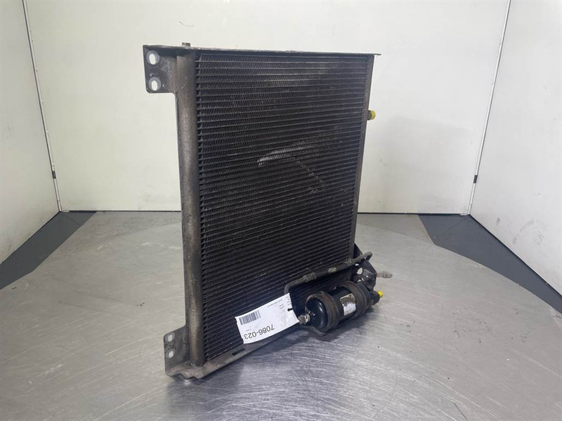 Liebherr LH24M-10813515-Airco condenser/Klimakondensator/ - Рама/ Шаси за Строителна техника: снимка 2 Liebherr LH24M-10813515-Airco condenser/Klimakondensator/ - Рама/ Шаси за Строителна техника: снимка 2