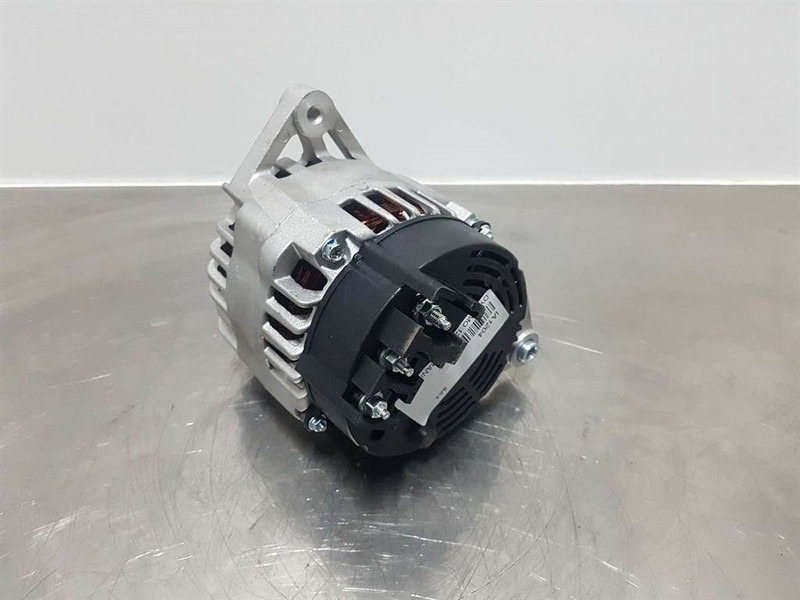 Manitou 12V 80A - Alternator/Lichtmaschine/Dynamo - Двигател за Строителна техника: снимка 4 Manitou 12V 80A - Alternator/Lichtmaschine/Dynamo - Двигател за Строителна техника: снимка 4