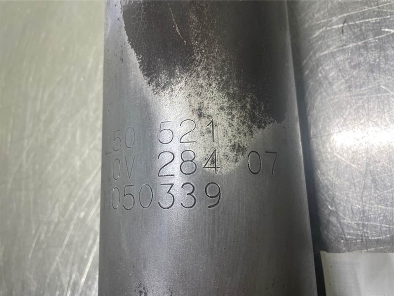 Manitou MT523-250521-Exhaust/Auspuff/Uitlaat - Двигател за Строителна техника: снимка 4 Manitou MT523-250521-Exhaust/Auspuff/Uitlaat - Двигател за Строителна техника: снимка 4