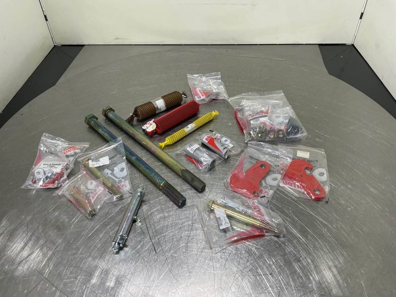 Manitou - Trailer hitch/Anhängerkupplung/Trekhaak - Рама/ Шаси за Строителна техника: снимка 2 Manitou - Trailer hitch/Anhängerkupplung/Trekhaak - Рама/ Шаси за Строителна техника: снимка 2