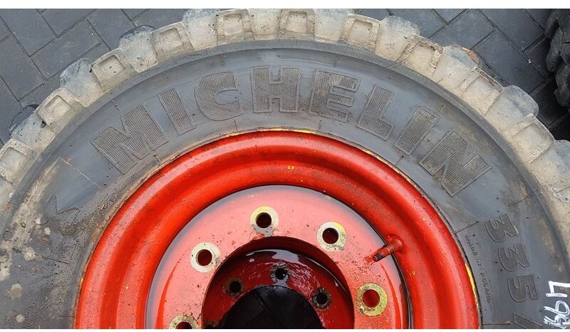 Michelin 335/80R18 (12.5R18) - Tyre/Reifen/Band - Гуми и джанти за Строителна техника: снимка 3 Michelin 335/80R18 (12.5R18) - Tyre/Reifen/Band - Гуми и джанти за Строителна техника: снимка 3