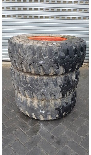 Michelin 335/80R18 (12.5R18) - Tyre/Reifen/Band - Гуми и джанти за Строителна техника: снимка 1 Michelin 335/80R18 (12.5R18) - Tyre/Reifen/Band - Гуми и джанти за Строителна техника: снимка 1