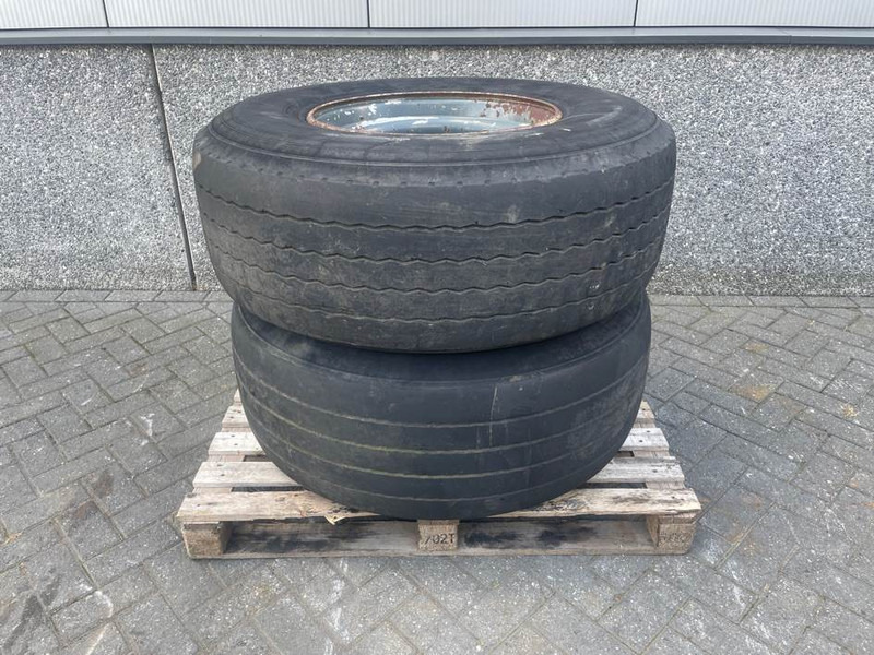 Michelin 425/65R22.5-Tire/Reifen/Band - Гуми и джанти за Строителна техника: снимка 1 Michelin 425/65R22.5-Tire/Reifen/Band - Гуми и джанти за Строителна техника: снимка 1