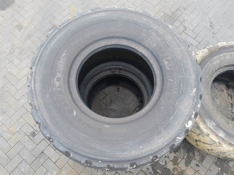 Michelin 600/65R25 - Tyre/Reifen/Band - Гуми и джанти за Строителна техника: снимка 2 Michelin 600/65R25 - Tyre/Reifen/Band - Гуми и джанти за Строителна техника: снимка 2