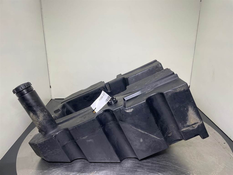 New Holland W110C-87400409-Fuel tank/Kraftstofftank - Рама/ Шаси за Строителна техника: снимка 1 New Holland W110C-87400409-Fuel tank/Kraftstofftank - Рама/ Шаси за Строителна техника: снимка 1