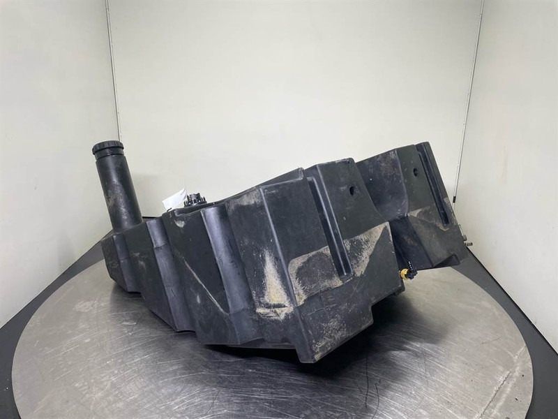 New Holland W110C-87400409-Fuel tank/Kraftstofftank - Рама/ Шаси за Строителна техника: снимка 2 New Holland W110C-87400409-Fuel tank/Kraftstofftank - Рама/ Шаси за Строителна техника: снимка 2