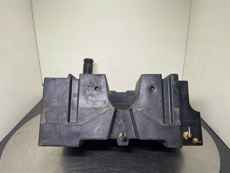 New Holland W110C-87400409-Fuel tank/Kraftstofftank - Рама/ Шаси за Строителна техника: снимка 3 New Holland W110C-87400409-Fuel tank/Kraftstofftank - Рама/ Шаси за Строителна техника: снимка 3