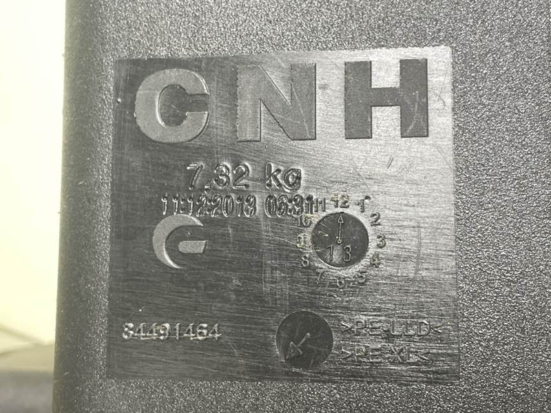 New Holland W110C-CNH 84491464-Fuel tank/Kraftstofftank - Рама/ Шаси за Строителна техника: снимка 5 New Holland W110C-CNH 84491464-Fuel tank/Kraftstofftank - Рама/ Шаси за Строителна техника: снимка 5