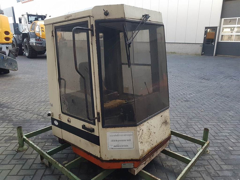 Schaeff SKL832-6336105100-Cabin/Kabine/Cabine - Кабина и интериор за Строителна техника: снимка 1 Schaeff SKL832-6336105100-Cabin/Kabine/Cabine - Кабина и интериор за Строителна техника: снимка 1