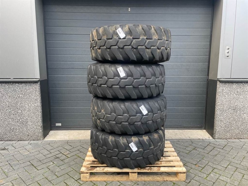 Terex AL80-Dunlop 405/70R18 (15.5/70R18)-Tire/Reifen - Гуми и джанти за Строителна техника: снимка 1 Terex AL80-Dunlop 405/70R18 (15.5/70R18)-Tire/Reifen - Гуми и джанти за Строителна техника: снимка 1