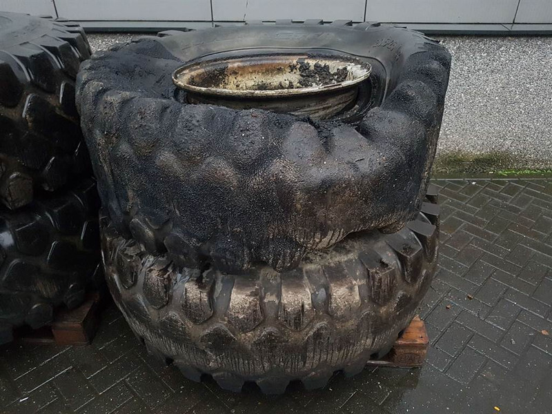 Terex TL210-Solideal 20.5-25-Tire/Reifen/Band - Гуми и джанти за Строителна техника: снимка 3 Terex TL210-Solideal 20.5-25-Tire/Reifen/Band - Гуми и джанти за Строителна техника: снимка 3