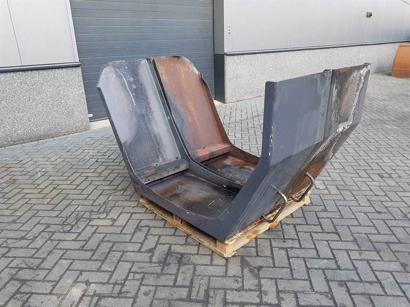 Terex TL260-0457006031-Mud guard/Kotfluegel/Spatbord - Калник за Строителна техника: снимка 3 Terex TL260-0457006031-Mud guard/Kotfluegel/Spatbord - Калник за Строителна техника: снимка 3