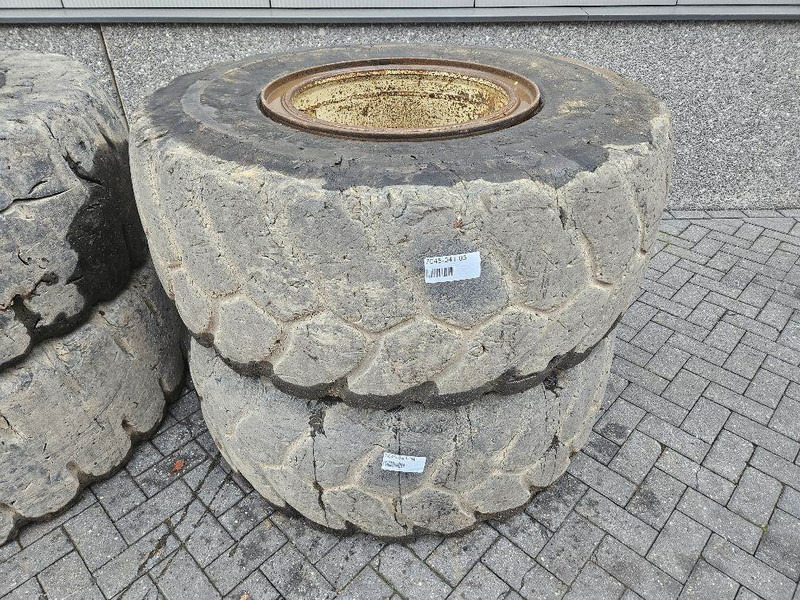 Terex TL260S-20.5R25-Tire/Reifen/Band - Гуми и джанти за Строителна техника: снимка 2 Terex TL260S-20.5R25-Tire/Reifen/Band - Гуми и джанти за Строителна техника: снимка 2