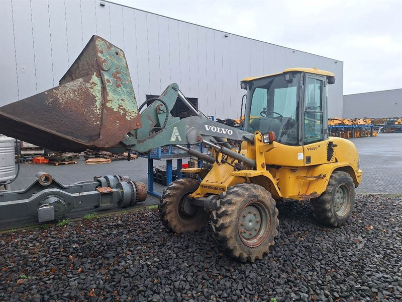 Volvo L30D - (For parts) - Колесен товарач: снимка 1 Volvo L30D - (For parts) - Колесен товарач: снимка 1
