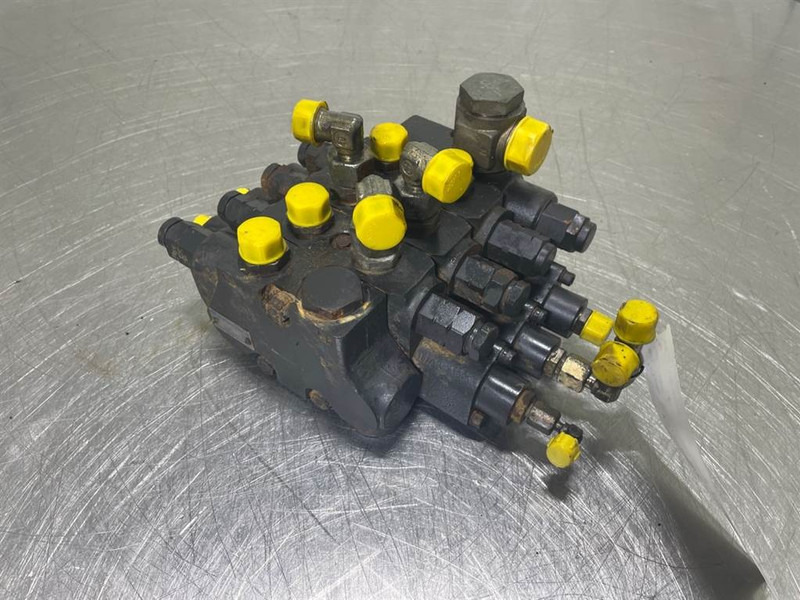 Volvo L30D-ZM2810714-Valve/Ventile/Ventiel - Хидравлика за Строителна техника: снимка 4 Volvo L30D-ZM2810714-Valve/Ventile/Ventiel - Хидравлика за Строителна техника: снимка 4