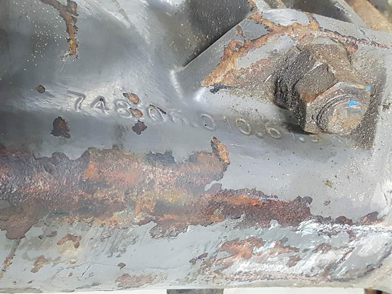 Zettelmeyer ZL802-Clark-Hurth 305/141/165-Axle housing - Ос и части за Строителна техника: снимка 2 Zettelmeyer ZL802-Clark-Hurth 305/141/165-Axle housing - Ос и части за Строителна техника: снимка 2