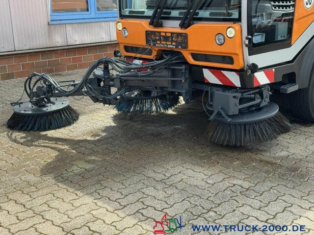Bucher City Cat 5006 3Besen Sweeper 4 Radlenkung - Мотометачна машина: снимка 5 Bucher City Cat 5006 3Besen Sweeper 4 Radlenkung - Мотометачна машина: снимка 5