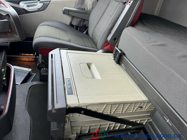 Volvo FH 500 BDF AHK/ Bett/ Kühlschrank/ Standheizung - Друга техника: снимка 5 Volvo FH 500 BDF AHK/ Bett/ Kühlschrank/ Standheizung - Друга техника: снимка 5