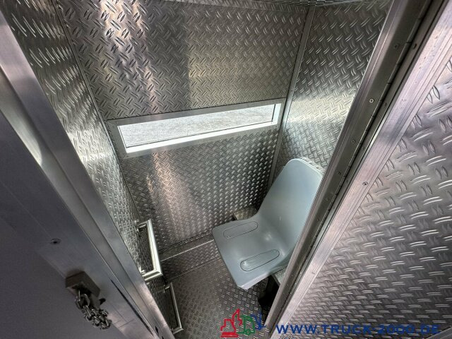 Mercedes-Benz Setra Gefangentransporter 15 Zellen-29 Gefangene - Камион: снимка 3 Mercedes-Benz Setra Gefangentransporter 15 Zellen-29 Gefangene - Камион: снимка 3