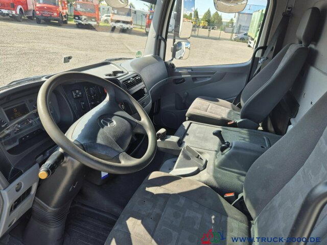 Interior photo 1: Хладилен бус Mercedes-Benz Atego 818 Kühlkoffer Carrier-20° 2Kammern LBW