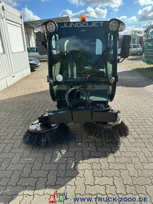 Multicar Nilfisk JungoJet3500 Winterdienst & Kehrmaschine - Мотометачна машина: снимка 5 Multicar Nilfisk JungoJet3500 Winterdienst & Kehrmaschine - Мотометачна машина: снимка 5