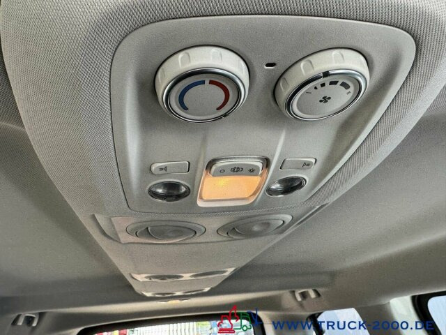 Opel Vivaro 9 Sitzer Klima vorne & hinten Navi + DAB - Микробус, Пътнически бус: снимка 3 Opel Vivaro 9 Sitzer Klima vorne & hinten Navi + DAB - Микробус, Пътнически бус: снимка 3