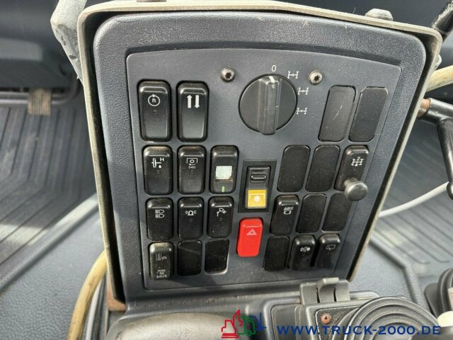 Unimog U400 Winter- Salzstreuer Schneeschild mit 231 PS - Снегорин: снимка 2 Unimog U400 Winter- Salzstreuer Schneeschild mit 231 PS - Снегорин: снимка 2