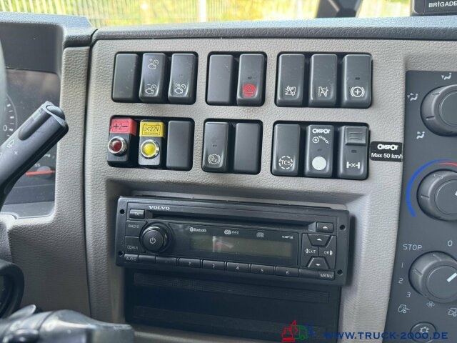 Volvo FL16 250 Tiefkühler MOTORSCHADEN / ENGINE BROKEN - Рефрижератор камион: снимка 4 Volvo FL16 250 Tiefkühler MOTORSCHADEN / ENGINE BROKEN - Рефрижератор камион: снимка 4