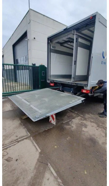 Dhollandia Laadklep / Achtersluitklep 2000 kg MBB / Palfinger / B.A.R. Cargolift - Падащ борд: снимка 1 Dhollandia Laadklep / Achtersluitklep 2000 kg MBB / Palfinger / B.A.R. Cargolift - Падащ борд: снимка 1
