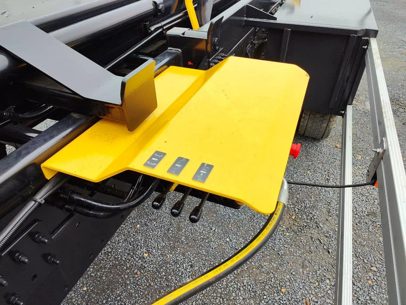 Мултилифт с кука камион, Камион с кран MAN TGL 12.250 City-Abroller Container + Palfinger PK5001 Remote: снимка 15 Мултилифт с кука камион, Камион с кран MAN TGL 12.250 City-Abroller Container + Palfinger PK5001 Remote: снимка 15