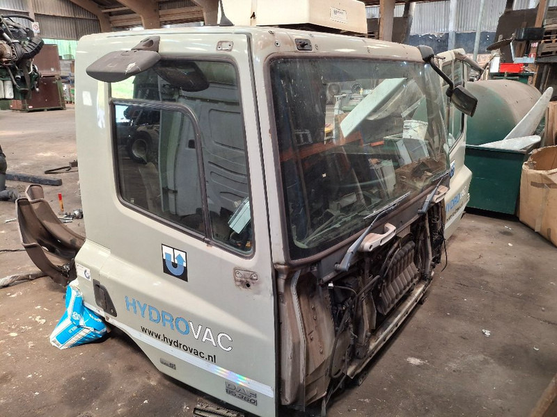 DAF CF 85.360 - Кабина и интериор: снимка 2 DAF CF 85.360 - Кабина и интериор: снимка 2