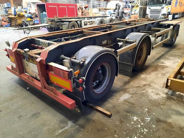 Floor FLA-3-101 - Контейнеровоз/ Сменна каросерия полуремарке: снимка 4 Floor FLA-3-101 - Контейнеровоз/ Сменна каросерия полуремарке: снимка 4