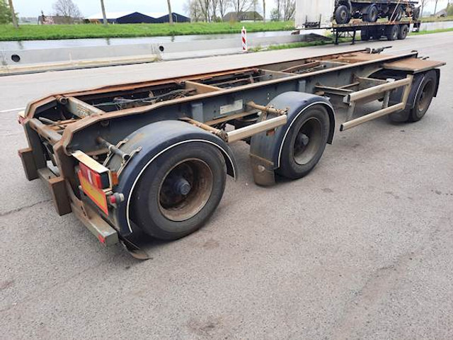 Floor FLA-3-101 - Контейнеровоз/ Сменна каросерия полуремарке: снимка 3 Floor FLA-3-101 - Контейнеровоз/ Сменна каросерия полуремарке: снимка 3