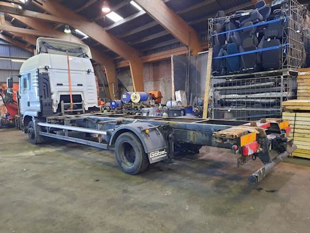 MAN TGM 15.290 4X2 LL - Контейнеровоз/ Сменна каросерия камион: снимка 2 MAN TGM 15.290 4X2 LL - Контейнеровоз/ Сменна каросерия камион: снимка 2