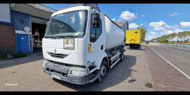 Renault MIDLUM 220 GAS / LPG - Камион цистерна: снимка 2 Renault MIDLUM 220 GAS / LPG - Камион цистерна: снимка 2