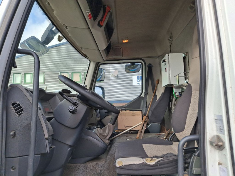 Renault MIDLUM 280DXI - Камион цистерна: снимка 4 Renault MIDLUM 280DXI - Камион цистерна: снимка 4