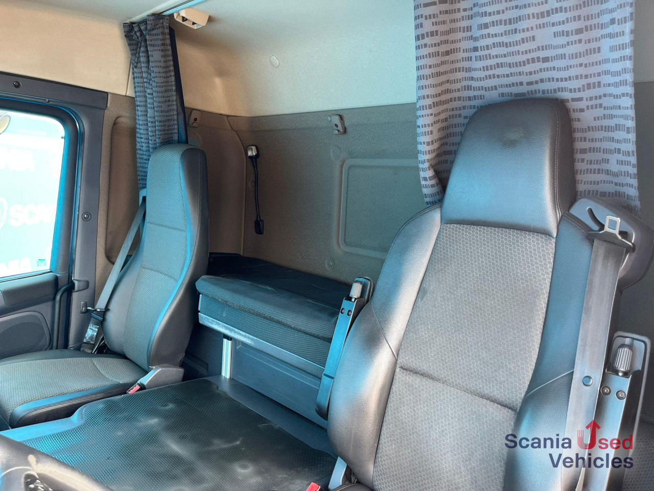 SCANIA P 250 DB4x2MNA AIRCO TAILLIFT 1.5T BOX 675X250X235 - Камион фургон: снимка 4 SCANIA P 250 DB4x2MNA AIRCO TAILLIFT 1.5T BOX 675X250X235 - Камион фургон: снимка 4