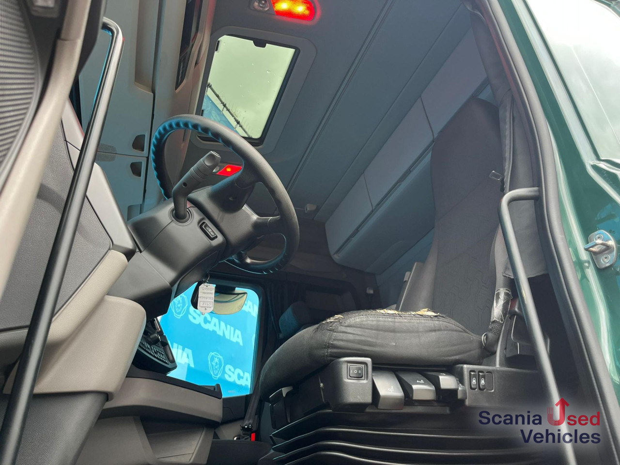 SCANIA R 410 A4x2NA RETARDER ADR FL LED ACC - Влекач: снимка 2 SCANIA R 410 A4x2NA RETARDER ADR FL LED ACC - Влекач: снимка 2