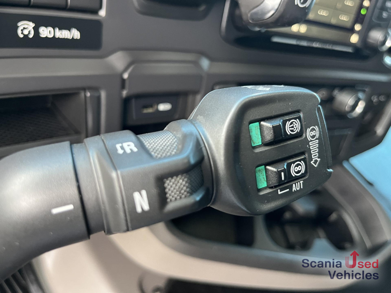 SCANIA R 450 A4x2LB RETARDER DIFF-L P-AIRCO FULL AIR - Влекач: снимка 4 SCANIA R 450 A4x2LB RETARDER DIFF-L P-AIRCO FULL AIR - Влекач: снимка 4